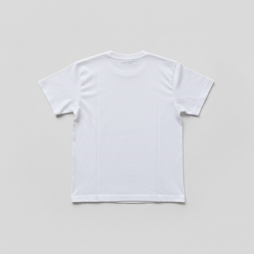 T-shirt blanc au motif noir, vue de dos